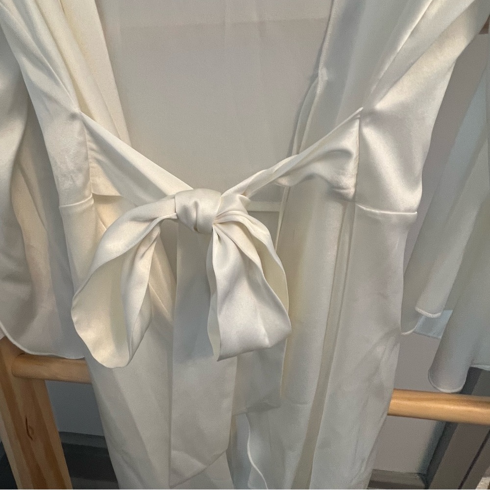 Angel Sleeve Robe - Picture 10 of 15